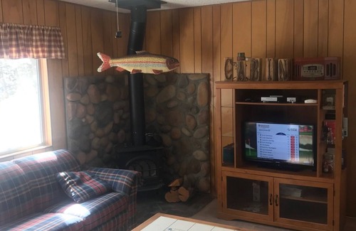 Pinetop Cabin | Top reviews! Weekend, weekly & monthly cabin! very clean! Low price