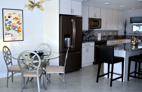 Daytona Beach Shores Condo | Top Views/1102 Shores Club: "10"Remodel/NO-DRIVE Bch/BBQ Grills/Picklbll/BsktBl