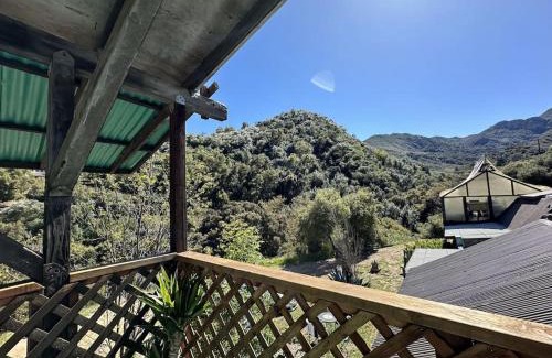 Topanga House | Topanga Panoramic View Loft with Trails & Creeks