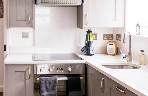 Shaldon Cottage | TOPCLIFF COTTAGE, pet friendly, character holiday cottage in Shaldon