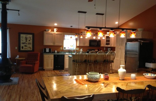 Catawissa Cottage | ‘Topl’ In’ Creek-Side Cottage