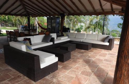 Giron Hotel | Topowa Club House Resort