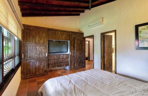 Giron Hotel | TOPOWA CLUB HOUSE RESORT