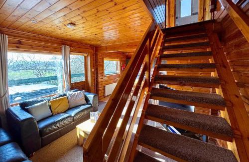 Liverton House | Tor View Lodge with Hot Tub & Sauna - Spa Resort - South Devon
