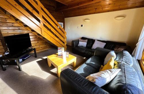 Liverton House | Tor View Lodge with Hot Tub & Sauna - Spa Resort - South Devon