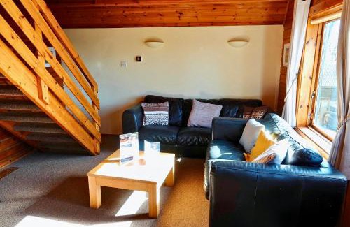 Liverton House | Tor View Lodge with Hot Tub & Sauna - Spa Resort - South Devon