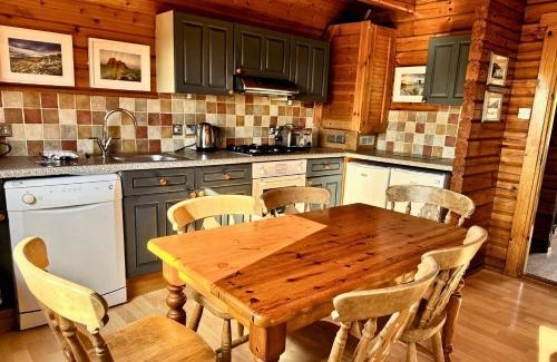 Liverton House | Tor View Lodge with Hot Tub & Sauna - Spa Resort - South Devon