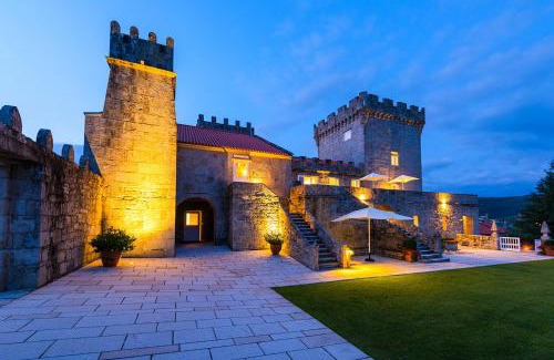 Tomino Hotel | Torre de Tebra