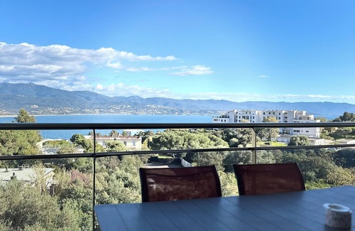 Le Ricanto Apartment | Torriciola location Genovese apartment sea view