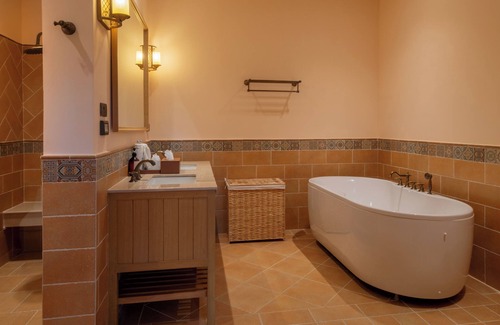 Pong Ta Long Hotel | Toscana Valley Hotel Portofino