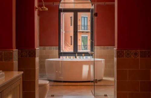 Pong Ta Long Hotel | Toscana Valley Hotel Portofino