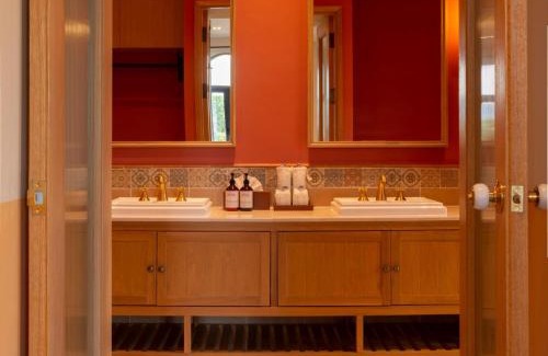 Pong Ta Long Hotel | Toscana Valley Hotel Portofino