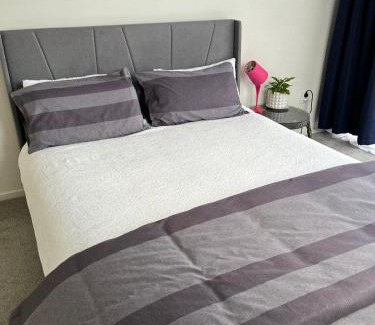 Totara Vale House | Totara Vale, Free Coffee, parking and wifi, near Glenfield Mall and highway 18,1