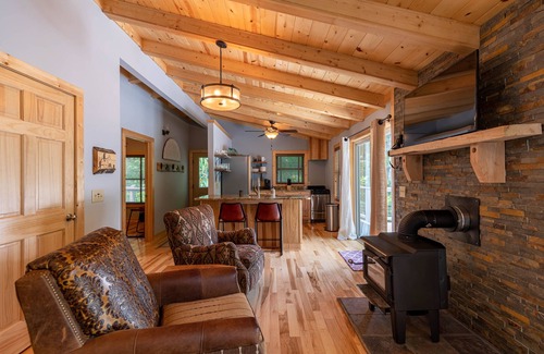 West Jefferson House | Touch of Grey - Riverfront home, pet friendly, near Boone and West Jefferson