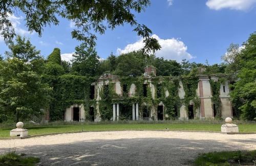 Croissy-Beaubourg Apartment | Tour du Château Disney à 15 mn