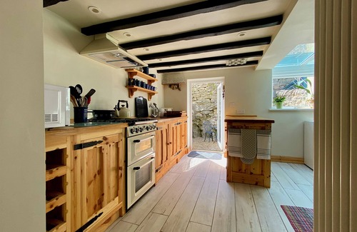 Bonsall Cottage | T’owd Man’s is a gorgeous cottage lovingly transformed into a bijou retreat.