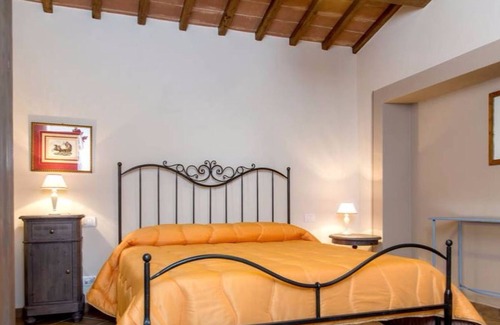 Poppi Apartment | Tower apartment in Farmhouse with pool