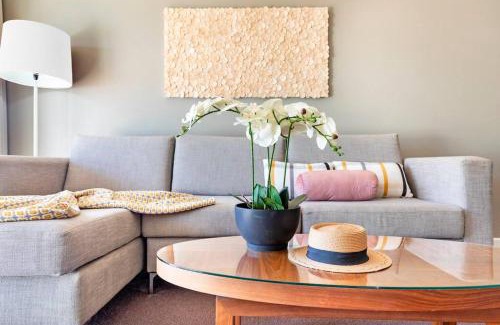 Darwin City Centre Apartment | Towering Palms, A Seaside Balcony with Resort Pool