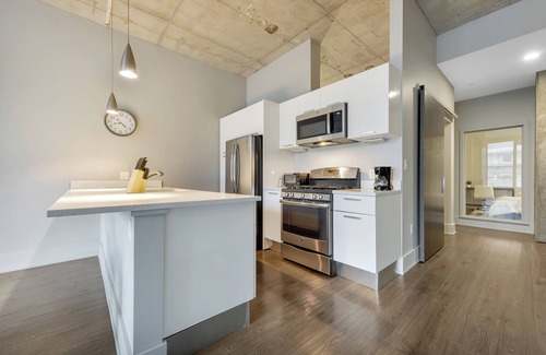 Downtown St. Louis Apartment | Towers at Opop 604 Spacios and Cozy 2 bd 1 b