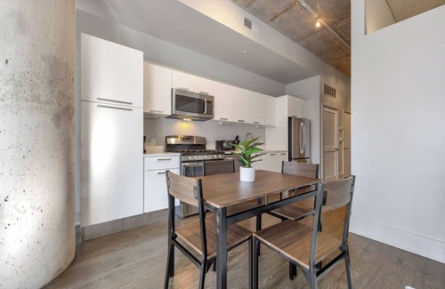 Downtown St. Louis Apartment | Towers at Opop 703 Spacios and Cozy 1 bd 1 b