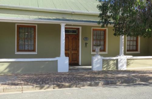 Caledon Apartment | Town and Country