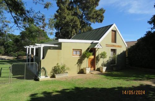 Caledon Apartment | Town and Country