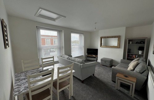 Weston-super-Mare Apartment | Town centre 1bedroom first floor flat sleeps 4