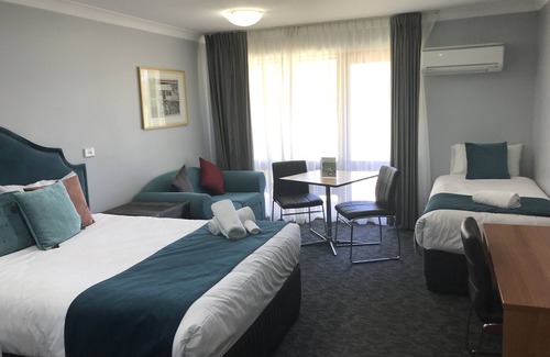 Forbes Hotel | Town & Country Motor Inn Forbes