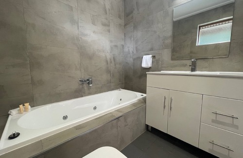 Forbes Hotel | Town & Country Motor Inn Forbes