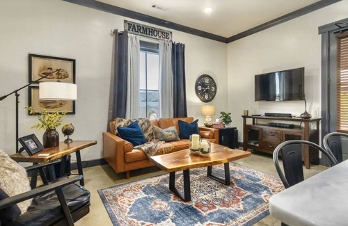 Garfield House | Town house country house