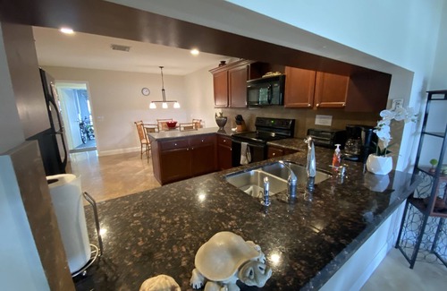 Deerfield Beach House | town house minutes away from Deerfield beach!