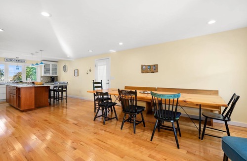 Sandwich House | Town Neck Beachside Hideaway