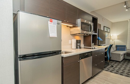 Brantford Hotel | TownePlace Suites by Marriott Brantford and Conference Centre