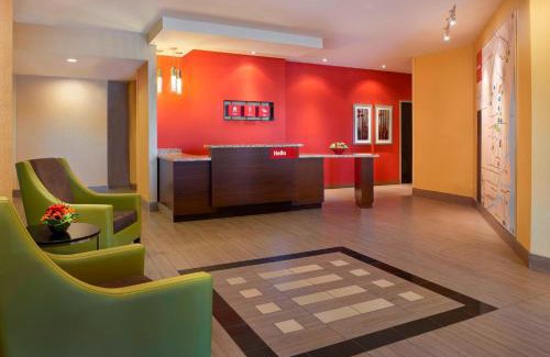 Thunder Bay Hotel | TownePlace Suites by Marriott Thunder Bay