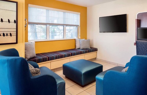 Hawthorne Hotel | TownePlace Suites Los Angeles LAX Manhattan Beach
