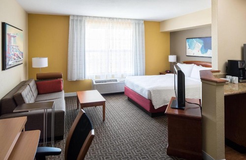 Hawthorne Hotel | TownePlace Suites Los Angeles LAX Manhattan Beach