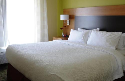 Redding Hotel | TownePlace Suites Redding
