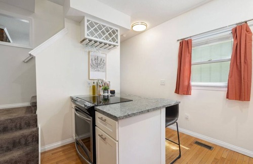 Italian Village Condo | Townhome in Victorian Village