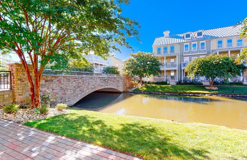 Sunset Island House | Townhome w/Canal & Bay Views, 2 Wrap-Around Decks - Walk to Pools/Beach