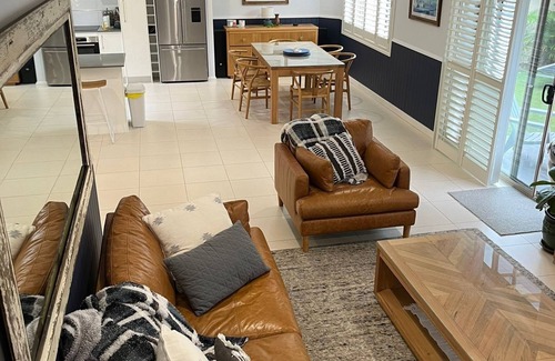 Umina Beach House | Townhouse conveniently located 50m from beach. Walking distance to everything.