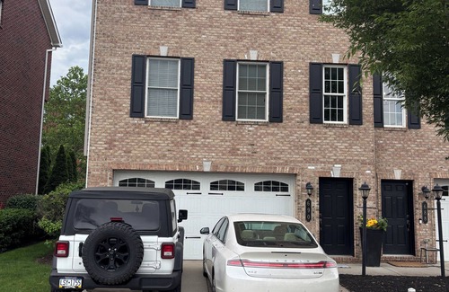 Pittsburgh House | Townhouse in Fox Chapel
