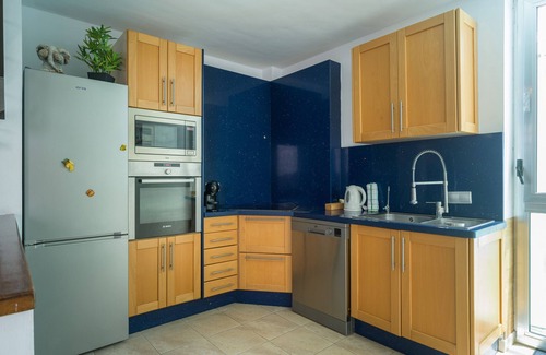 Telde Ski Chalet | Townhouse in Telde with pool and sea views