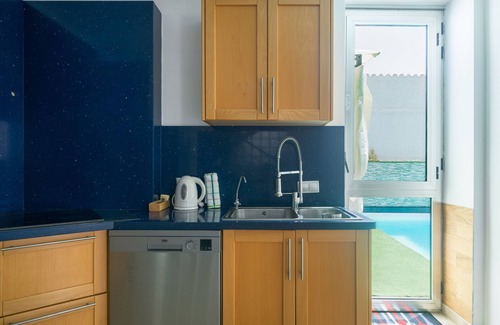 Telde Ski Chalet | Townhouse in Telde with pool and sea views