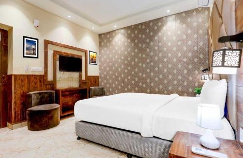 Danapur Hotel | Townhouse Oak Amity University Patna Formerly The Golden Crown