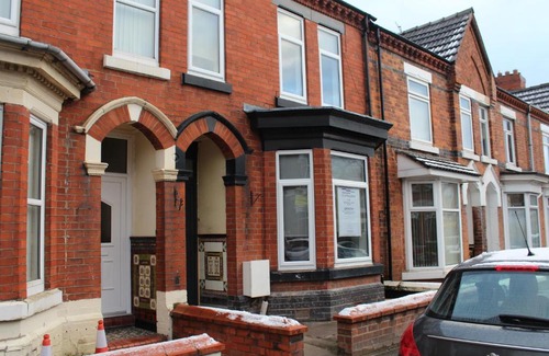 Crewe House | Townhouse PLUS @ 282 Walthall Street