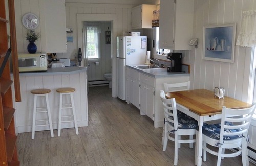 Chatham Condo | Townhouse-style condo at The Hammond House located across from Lighthouse Beach!