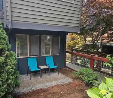 Seaview House | Townhouse West Seattle Abode!