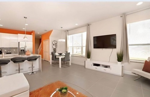 Silver Creek House | TR1510RC - Modern 3Bd Townhouse w/Pool near Disney