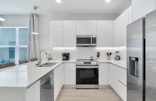 Woodridge House | TR17226 – Stylish 4-Bedroom home with Private Pool & Club Access near Disney