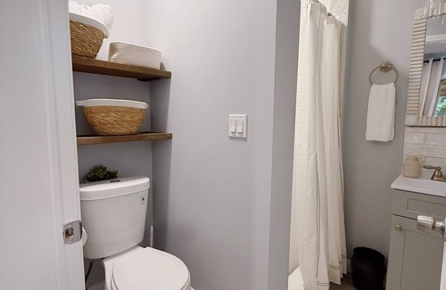 Clifton Park Other | Trackside Guesthouse w/Pool